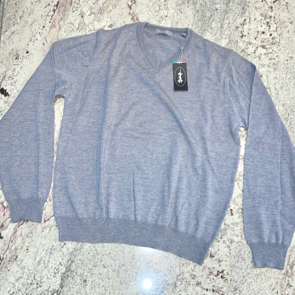 Toscana Firenze gray 100% wool V neck sweater